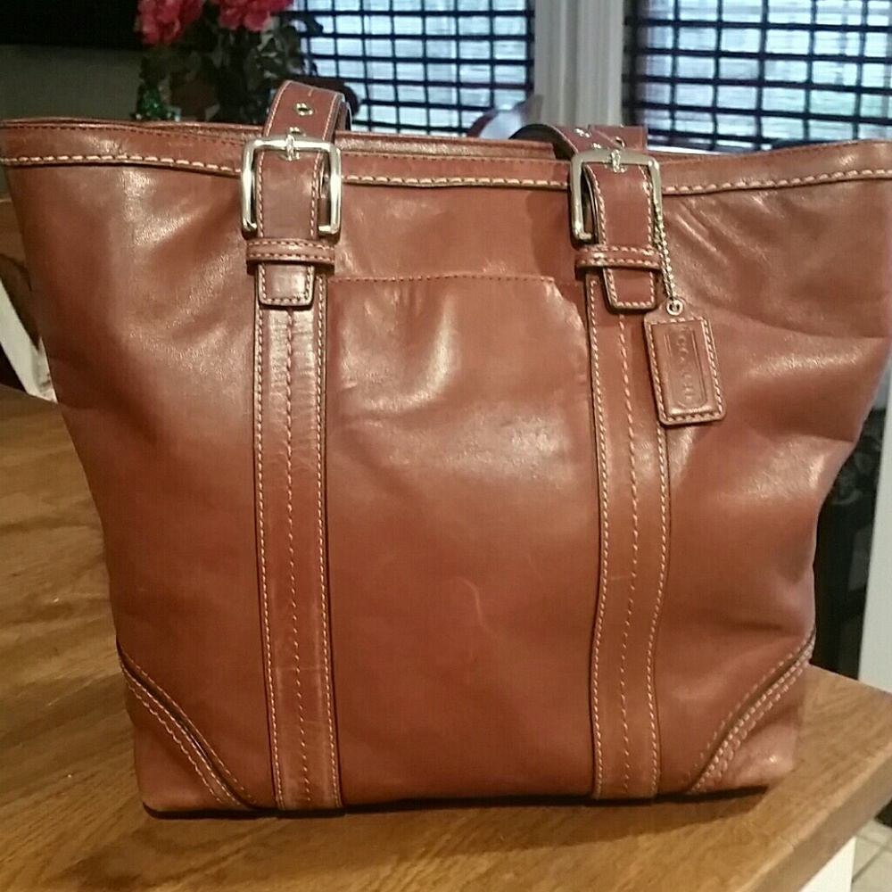Coach saddle brown leather shoulder bag